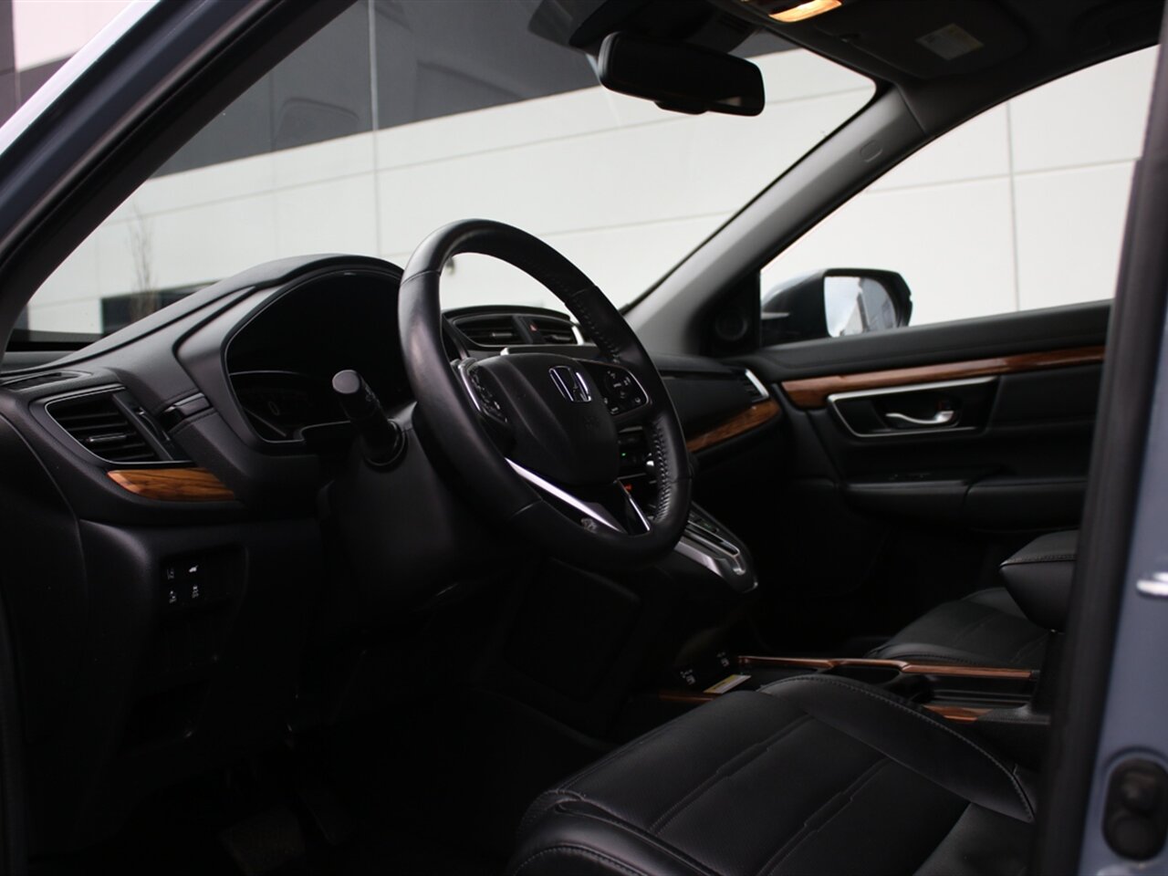 2022 Honda CR-V Touring AWD, 35k Miles, Economical, Great Daily Driver! - Photo 4 - Post Falls, ID 83854