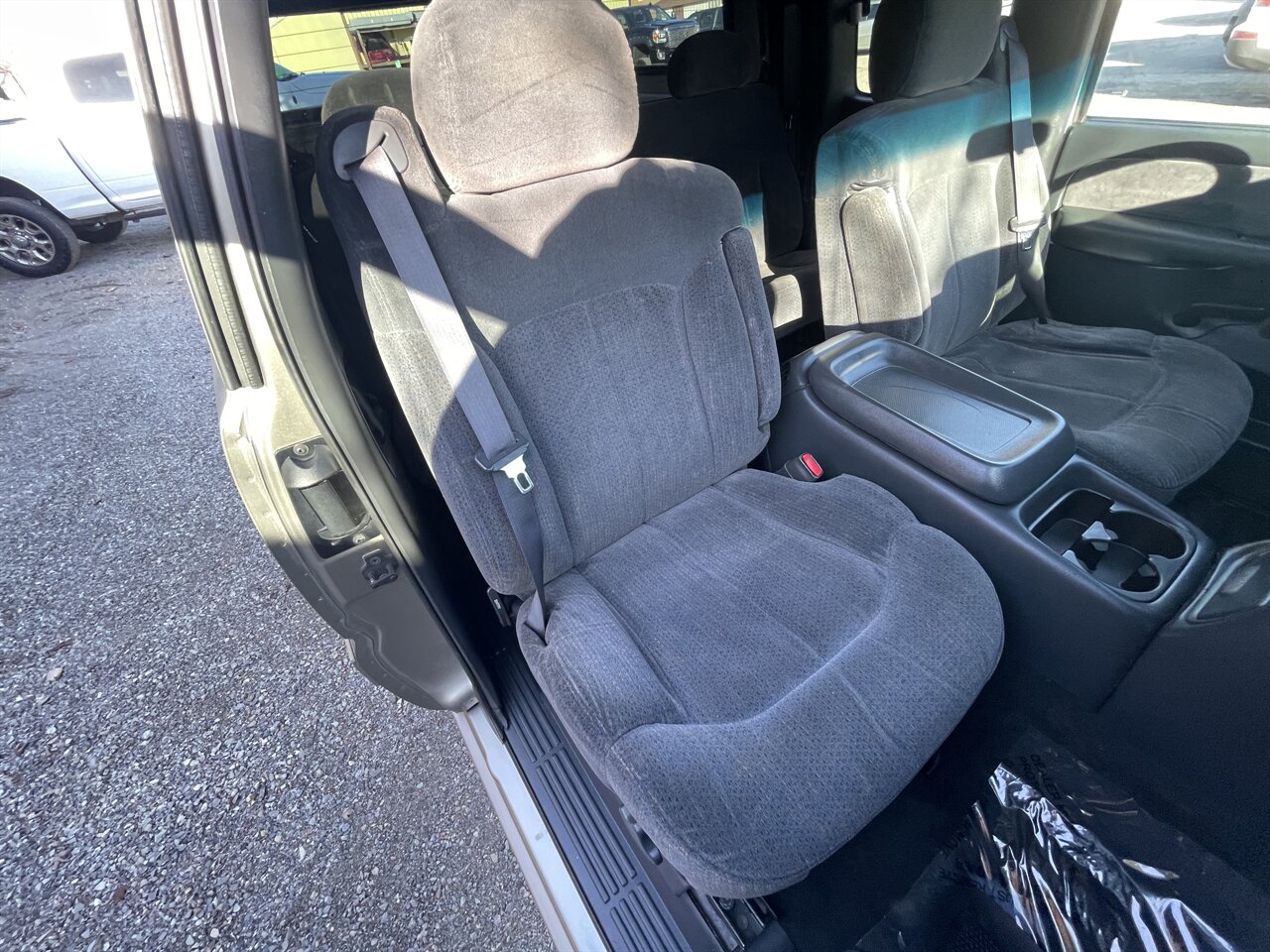 1999 Chevrolet Silverado 1500 LS. Runs Good, Clean Car, Canopy! - Photo 7 - Post Falls, ID 83854