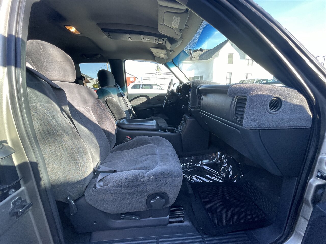 1999 Chevrolet Silverado 1500 LS. Runs Good, Clean Car, Canopy! - Photo 5 - Post Falls, ID 83854