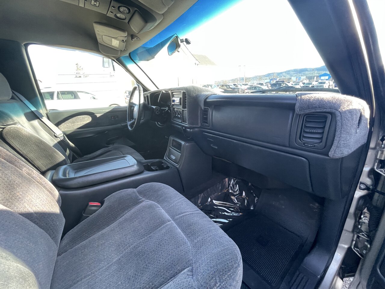 1999 Chevrolet Silverado 1500 LS. Runs Good, Clean Car, Canopy! - Photo 8 - Post Falls, ID 83854