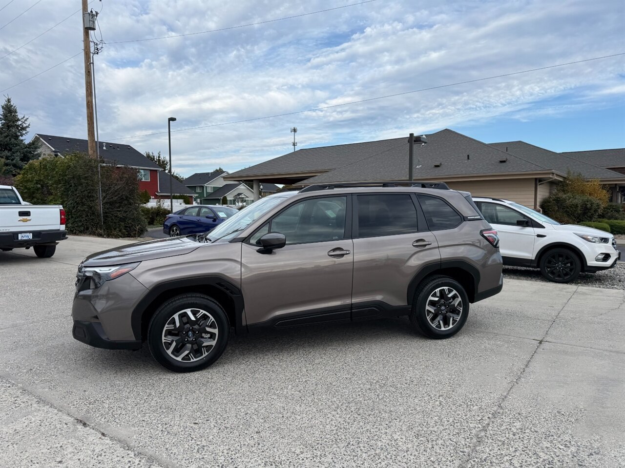2025 Subaru Forester Premium ORIGINAL 500 miles! *****JD Power current value is $35,375 minus $9,475 in SAVINGS! = $25,900 OUR AMAZING LOW PRICE!**** - Photo 4 - Post Falls, ID 83854