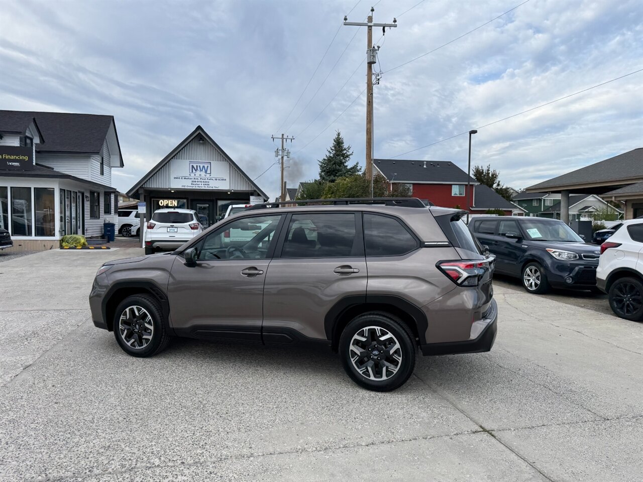 2025 Subaru Forester Premium ORIGINAL 500 miles! *****JD Power current value is $35,375 minus $9,475 in SAVINGS! = $25,900 OUR AMAZING LOW PRICE!**** - Photo 5 - Post Falls, ID 83854