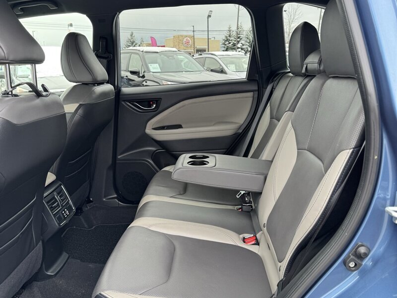 2025 Subaru Forester Limited *****JD Power current value is $37,075 minus $12,724 in SAVINGS! = $24,351 OUR AMAZING LOW PRICE!**** - Photo 4 - Post Falls, ID 83854