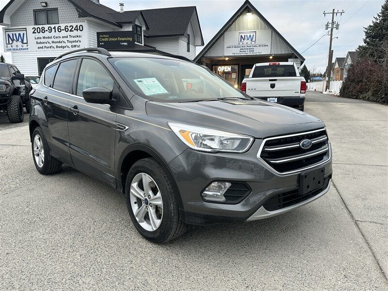 2017 Ford Escape SE  AWD, Low MILES,   Efficient, Well Maintained!