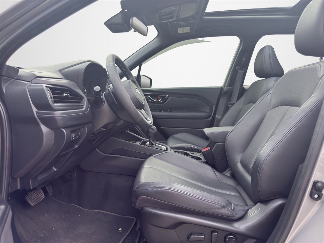 2025 Subaru Forester Limited  Comfortable Daily Driver with Push-to- start, Updated Interior Specs, Fun Exterior Color, AWD!! - Photo 4 - Post Falls, ID 83854