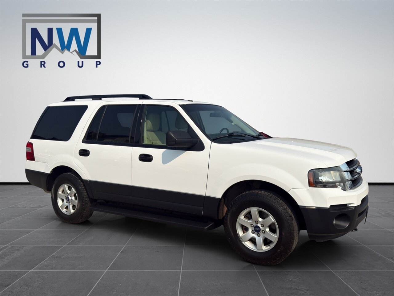 2015 Ford Expedition XL 2 Rows of Seating, 4x4, Amazing Shape! - Photo 1 - Post Falls, ID 83854