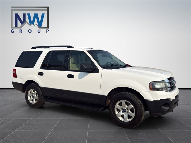 2015 Ford Expedition XL  2 Rows of Seating, 4x4, Amazing Shape!