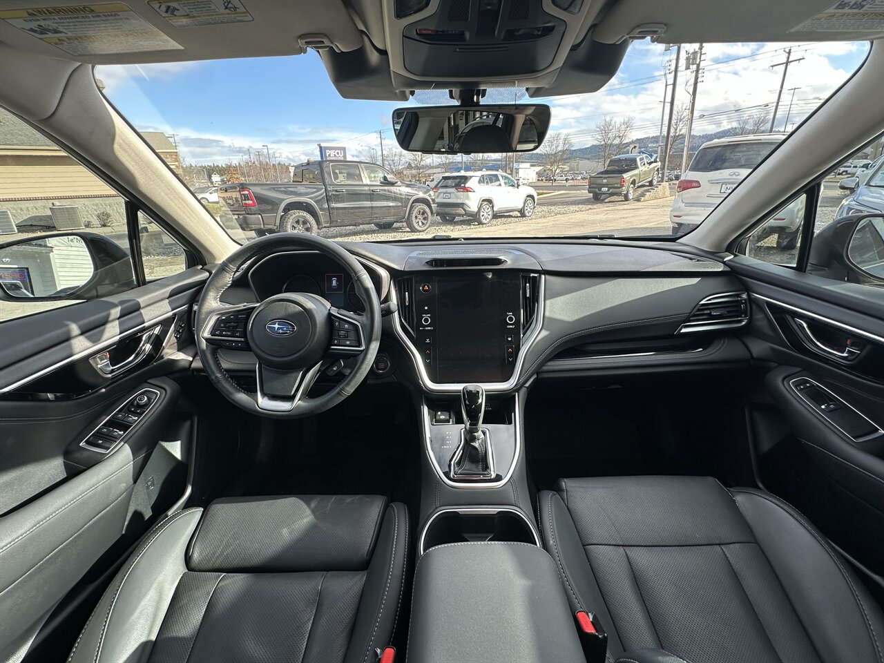 2023 Subaru Outback Limited 33k miles, AWD, Sunroof, Highest Package! - Photo 5 - Post Falls, ID 83854