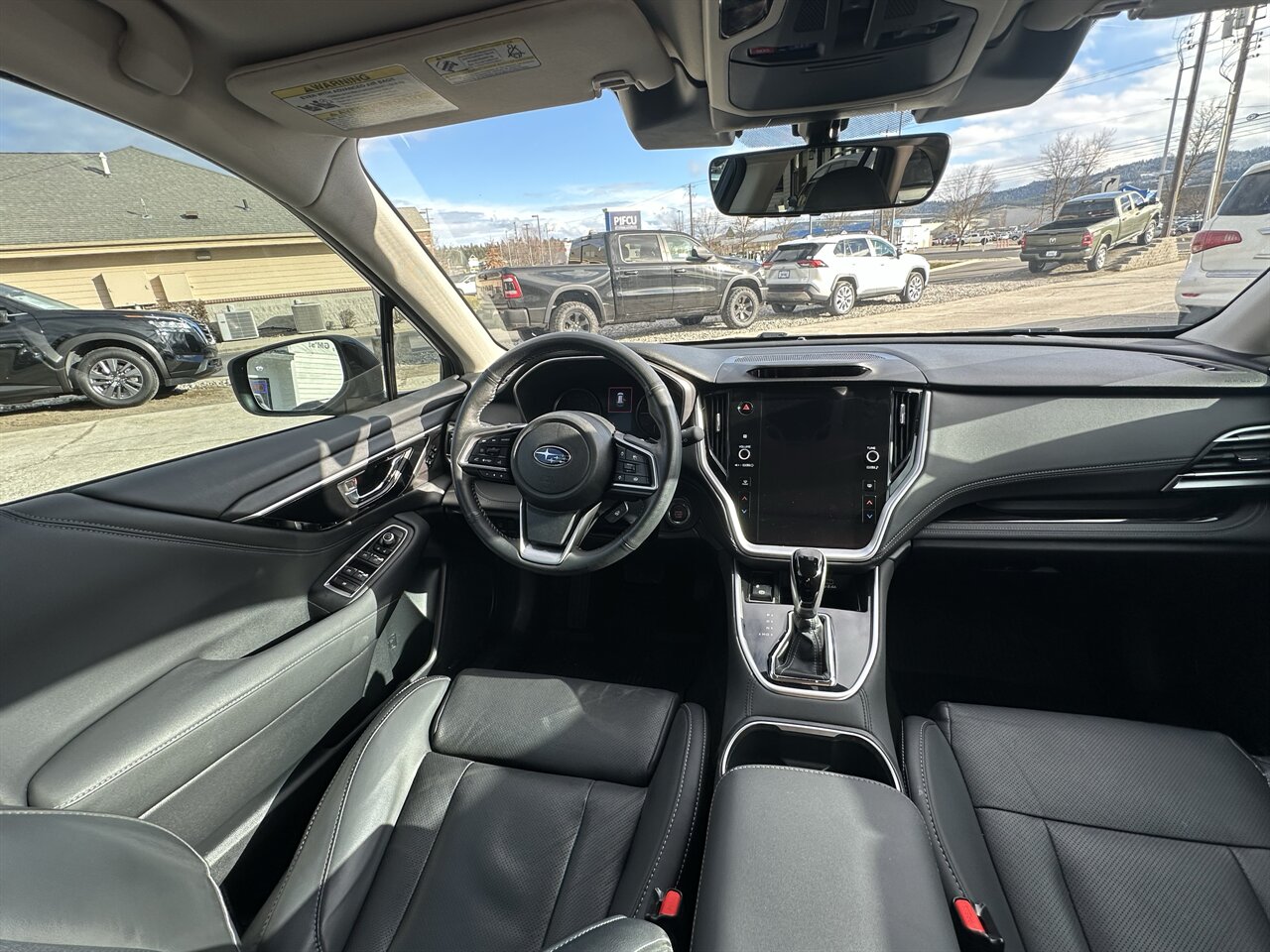 2023 Subaru Outback Limited 33k miles, AWD, Sunroof, Highest Package! - Photo 4 - Post Falls, ID 83854