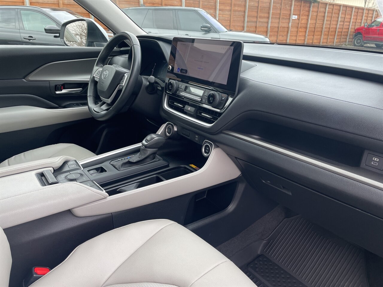 2024 Toyota Grand Highlander XLE Clean Title, Clean Carfax, Great Financing! - Photo 7 - Post Falls, ID 83854