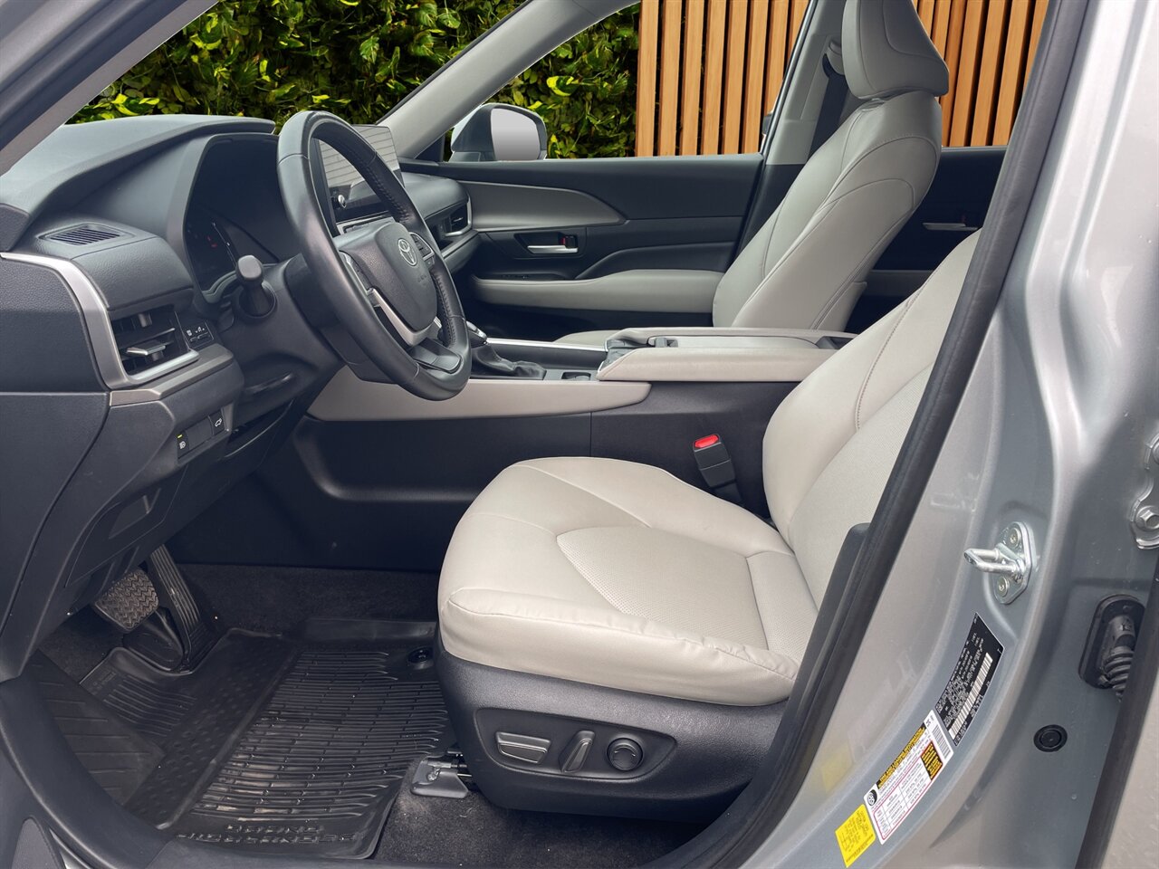 2024 Toyota Grand Highlander XLE Clean Title, Clean Carfax, Great Financing! - Photo 8 - Post Falls, ID 83854