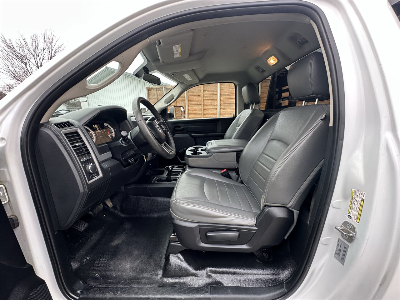 2017 RAM 2500 Tradesman Bradford Built Flat Bed, 74k Miles, Low Miles, Very Clean Truck! - Photo 8 - Post Falls, ID 83854