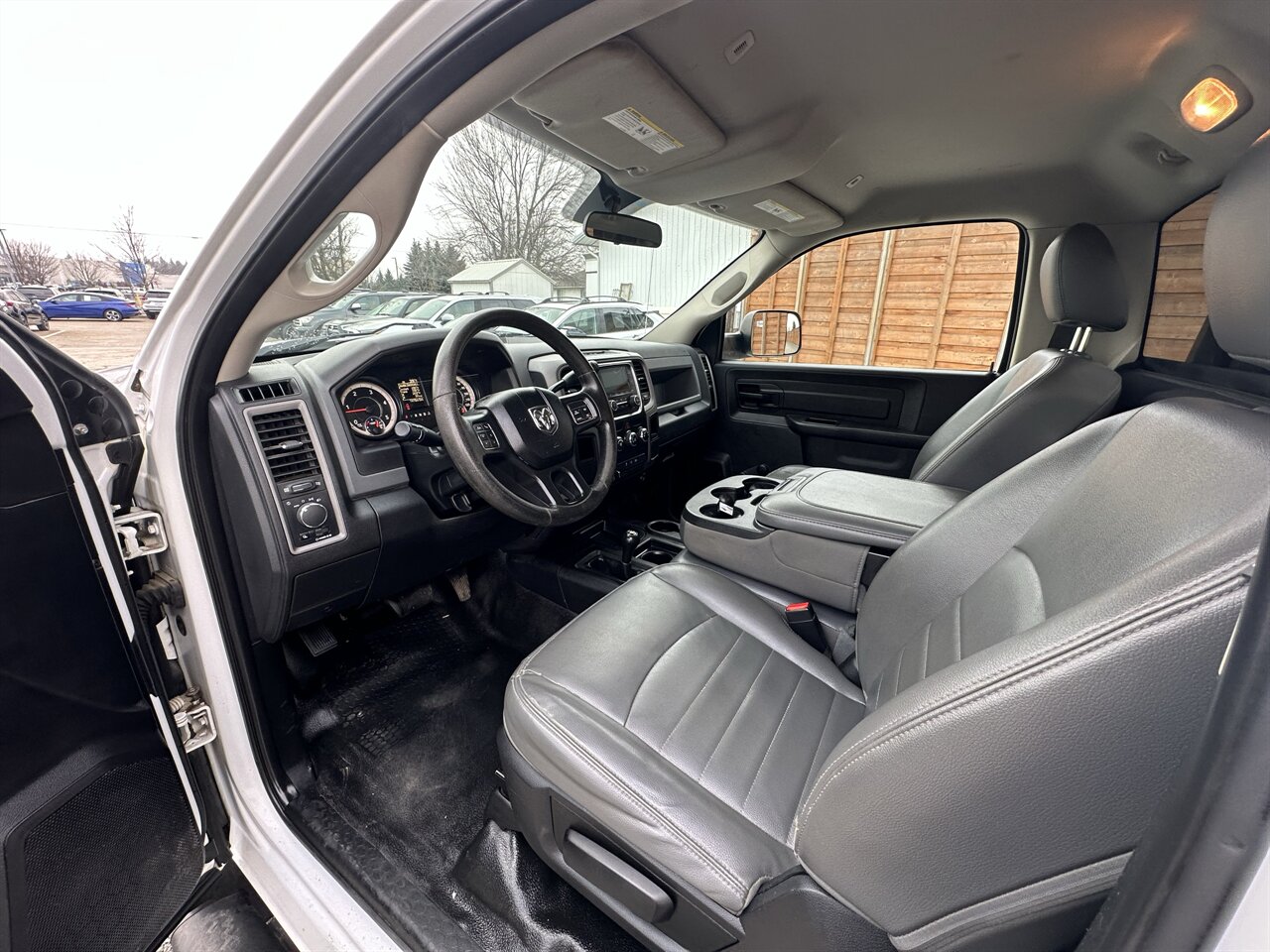 2017 RAM 2500 Tradesman Bradford Built Flat Bed, 74k Miles, Low Miles, Very Clean Truck! - Photo 5 - Post Falls, ID 83854