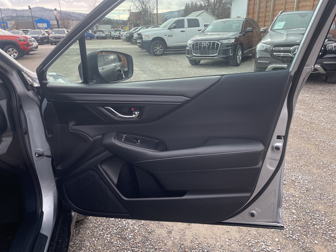 2025 Subaru Outback Premium AWD, Heated Seats, Alloy Wheels! - Photo 10 - Post Falls, ID 83854