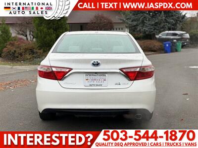 2017 Toyota Camry Hybrid LE   - Photo 4 - Portland, OR 97216