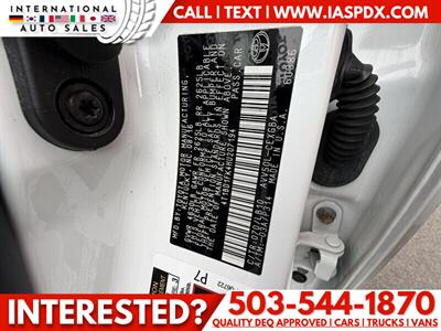 2017 Toyota Camry Hybrid LE   - Photo 15 - Portland, OR 97216