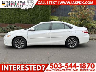 2017 Toyota Camry Hybrid LE   - Photo 2 - Portland, OR 97216