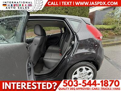 2013 Ford Fiesta SE   - Photo 13 - Portland, OR 97216