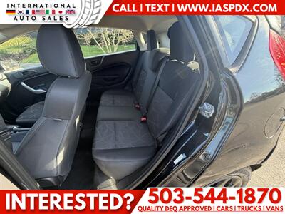 2013 Ford Fiesta SE   - Photo 16 - Portland, OR 97216