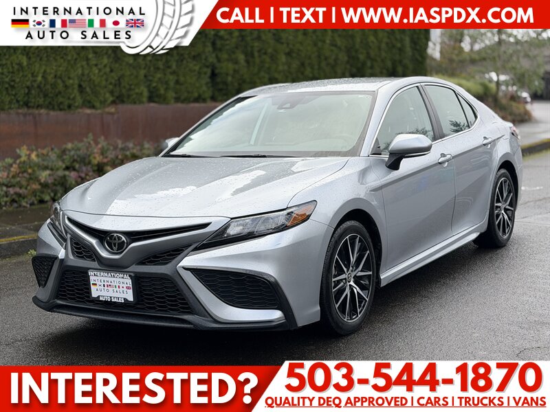 2023 Toyota Camry SE  