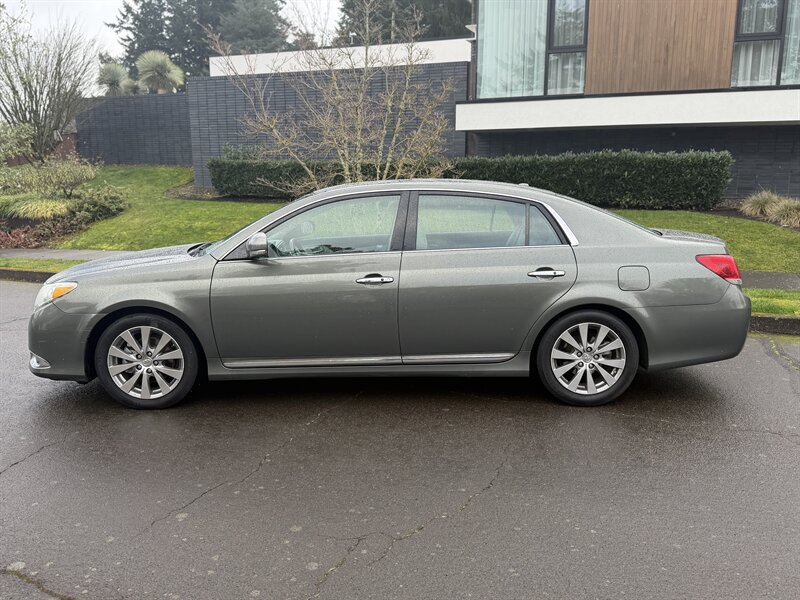 2011 Toyota Avalon Limited  