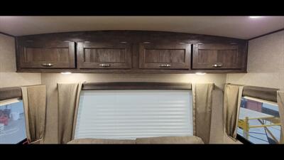 2018 FOREST RIVER VIBE 288RLS   - Photo 26 - Aurora, MO 65605