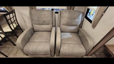 2018 FOREST RIVER VIBE 288RLS   - Photo 29 - Aurora, MO 65605