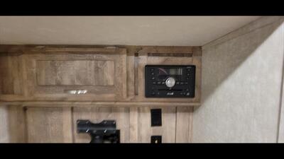 2018 FOREST RIVER VIBE 288RLS   - Photo 23 - Aurora, MO 65605