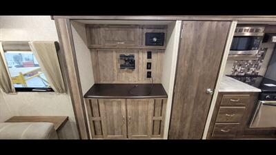 2018 FOREST RIVER VIBE 288RLS   - Photo 22 - Aurora, MO 65605