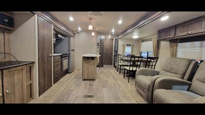 2018 FOREST RIVER VIBE 288RLS   - Photo 12 - Aurora, MO 65605