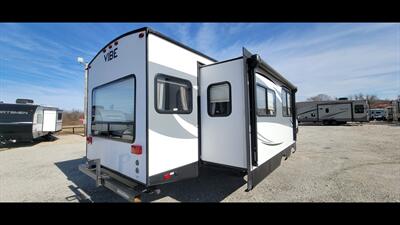 2018 FOREST RIVER VIBE 288RLS   - Photo 9 - Aurora, MO 65605