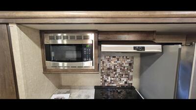 2018 FOREST RIVER VIBE 288RLS   - Photo 20 - Aurora, MO 65605