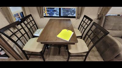 2018 FOREST RIVER VIBE 288RLS   - Photo 31 - Aurora, MO 65605