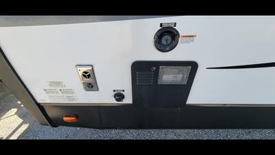 2018 FOREST RIVER VIBE 288RLS   - Photo 51 - Aurora, MO 65605