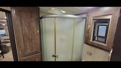 2018 FOREST RIVER VIBE 288RLS   - Photo 36 - Aurora, MO 65605