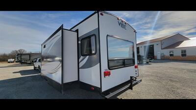 2018 FOREST RIVER VIBE 288RLS   - Photo 7 - Aurora, MO 65605