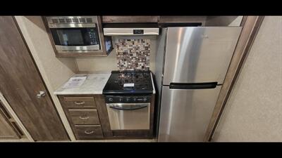 2018 FOREST RIVER VIBE 288RLS   - Photo 17 - Aurora, MO 65605