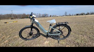  AVENTON LEVEL 3 STEP THRU