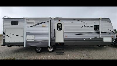 2017 CROSSROADS ZINGER 33BH