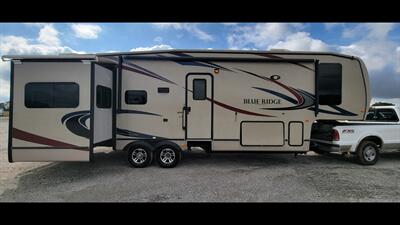 2011 FOREST RIVER BLUE RIDGE 3125 RT   - Photo 1 - Aurora, MO 65605