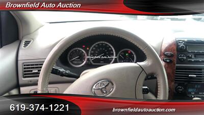 2005 Toyota Sienna XLE 7 Passenger   - Photo 6 - San Diego, CA 92154