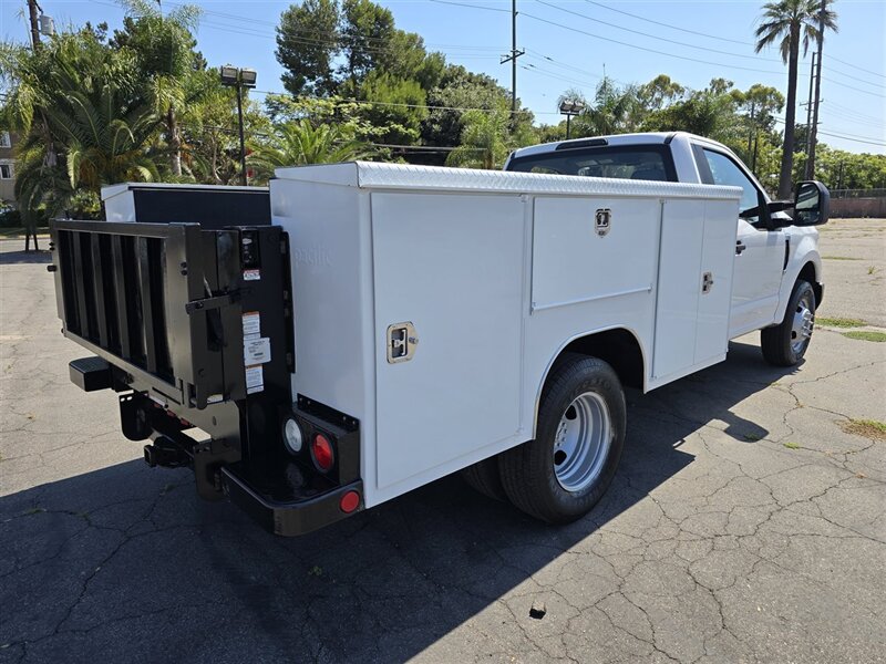 2019 Ford F-350 Super Duty Chassis Cab