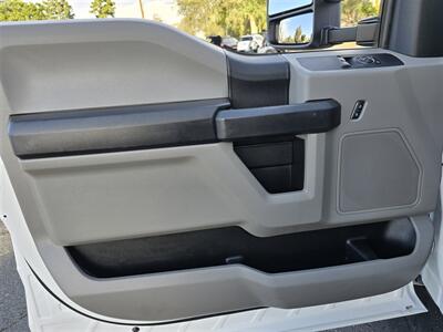 2019 Ford Commercial F-350 Super Duty XL Utility 6.2L Flex Fu,Knapheide bed,newer tires, Ladder rack! - Photo 17 - Santa Ana, CA 92703