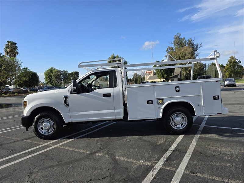 2019 Ford Commercial F-350 Super Duty XL Utility 6.2L Flex Fu,Knapheide bed,newer tires,  Ladder rack! - Photo 1 - Santa Ana, CA 92703