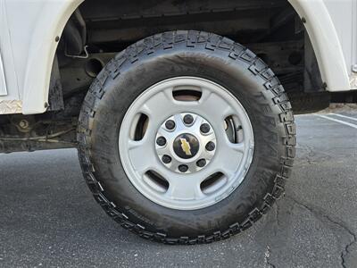 2016 Chevrolet Comm SILVERADO 2500HD UTILITY 6.6L DURAMAX, 8FT ROYAL BED,LADDER RACK! - Photo 14 - Santa Ana, CA 92703