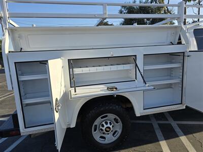 2016 Chevrolet Comm SILVERADO 2500HD UTILITY 6.6L DURAMAX, 8FT ROYAL BED,LADDER RACK! - Photo 2 - Santa Ana, CA 92703