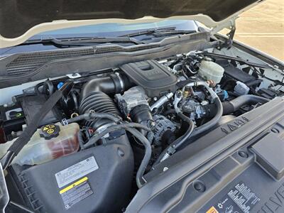 2016 Chevrolet Comm SILVERADO 2500HD UTILITY 6.6L DURAMAX, 8FT ROYAL BED,LADDER RACK! - Photo 12 - Santa Ana, CA 92703