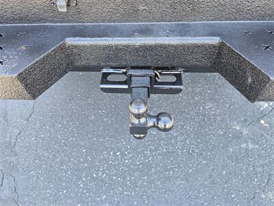 2018 Chevrolet Comm 2500 work truck,Utility,6.0L Gas,Air Compressor,  Power inverter,pull out bed tray! - Photo 11 - Santa Ana, CA 92703