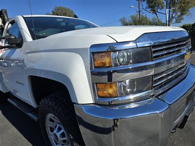 2018 Chevrolet Comm 2500 work truck,Utility,6.0L Gas,Air Compressor,  Power inverter,pull out bed tray! - Photo 28 - Santa Ana, CA 92703