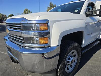 2018 Chevrolet Comm 2500 work truck,Utility,6.0L Gas,Air Compressor,  Power inverter,pull out bed tray! - Photo 32 - Santa Ana, CA 92703